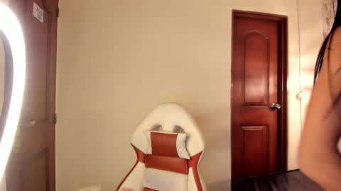 Snapshot of sheilly_brown chatting on September 15, 9:22 pm sheilly_brown online show from September 15, 9:22 pm