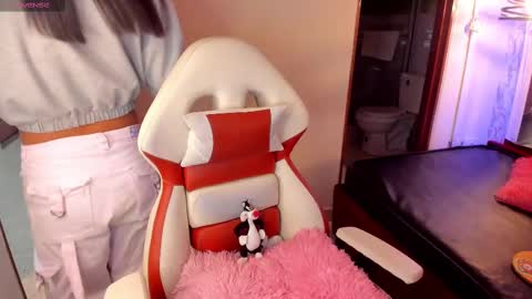 Snapshot of sheilly_brown chatting on September 8, 7:13 pm sheilly_brown online show from September 8, 7:13 pm