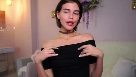 Snapshot of shelleyharn chatting on October 24, 1:12 am Alex online show from October 24, 1:12 am