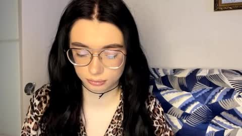 Alice online show from April 9, 3:17 pm