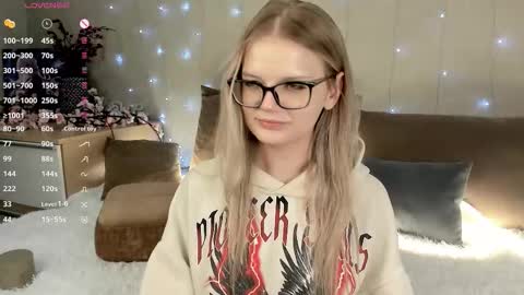 shellyboom online show from December 22, 8:01 pm