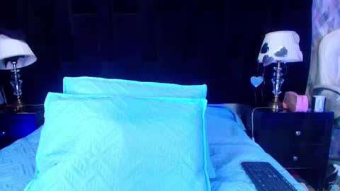 Snapshot of shelsy_loreds chatting on February 18, 11:55 am Shelsy online show from February 18, 11:55 am