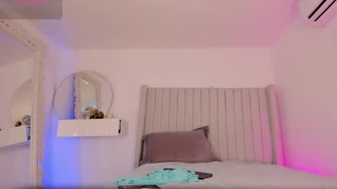 shelynna_azzul online show from June 5, 12:44 pm