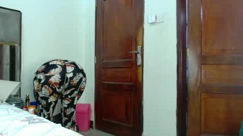 Snapshot of sherrysaa chatting on February 17, 9:56 am Sherry l online show from February 17, 9:56 am