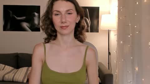 shesleepsnaked online show from June 6, 6:14 pm