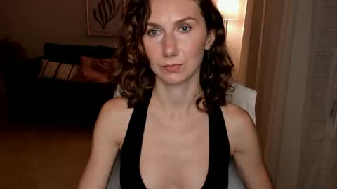 Snapshot of shesleepsnaked chatting on January 12, 5:33 pm shesleepsnaked online show from January 12, 5:33 pm