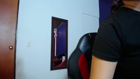 Snapshot of shiara_blake chatting on October 10, 3:50 pm Melissa online show from October 10, 3:50 pm