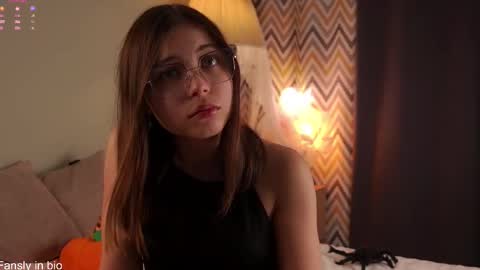 Iris online show from October 31, 11:47 am