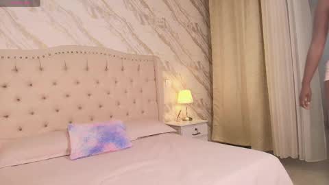 YENI  online show from May 31, 11:38 am
