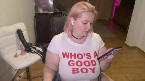 Mimi   online show from March 26, 10:50 am