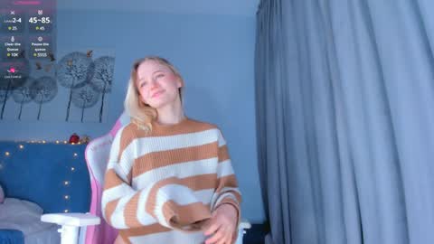 Snapshot of showmejenny chatting on January 18, 3:49 pm jennywoody online show from January 18, 3:49 pm