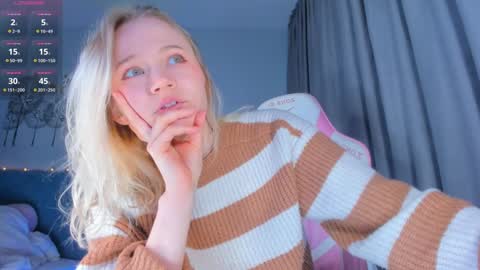 Snapshot of showmejenny chatting on January 19, 3:42 pm jennywoody online show from January 19, 3:42 pm