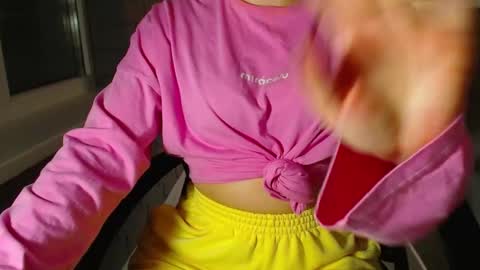 shy_26 online show from September 24, 6:18 pm