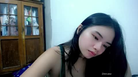 shy_innocent_girl online show from July 2, 2:01 pm