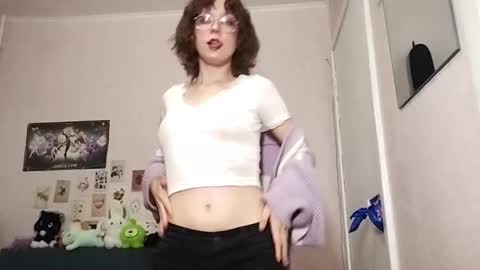 Snapshot of shy_kiss_twinkle_bloop chatting on September 24, 1:10 pm Milena online show from September 24, 1:10 pm
