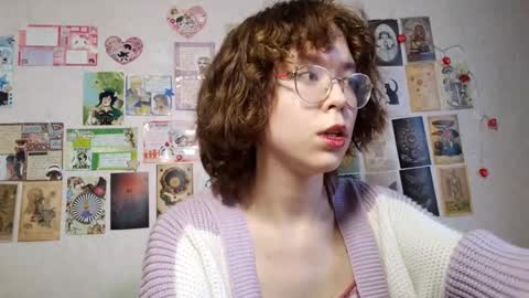 Snapshot of shy_kiss_twinkle_bloop chatting on September 19, 1:54 pm Milena online show from September 19, 1:54 pm