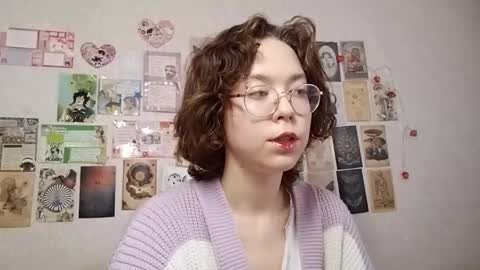 Snapshot of shy_kiss_twinkle_bloop chatting on September 16, 1:30 pm Milena online show from September 16, 1:30 pm