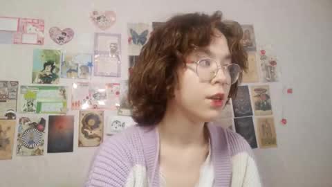 Snapshot of shy_kiss_twinkle_bloop chatting on September 15, 1:19 pm Milena online show from September 15, 1:19 pm