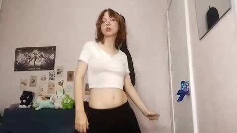 Snapshot of shy_kiss_twinkle_bloop chatting on October 7, 1:26 pm Milena online show from October 7, 1:26 pm