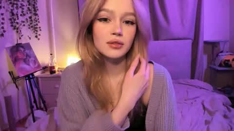 Megan 3 online show from February 15, 9:03 pm