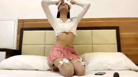 shy_pink_doll online show from June 19, 11:30 pm