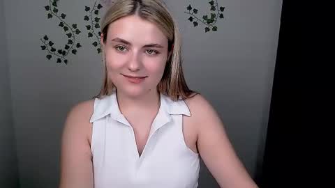 shy_sabrina_ online show from July 2, 12:55 pm