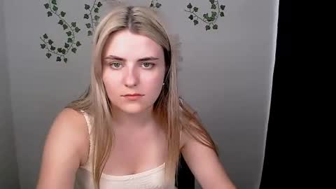 shy_sabrina_ online show from June 29, 1:11 pm