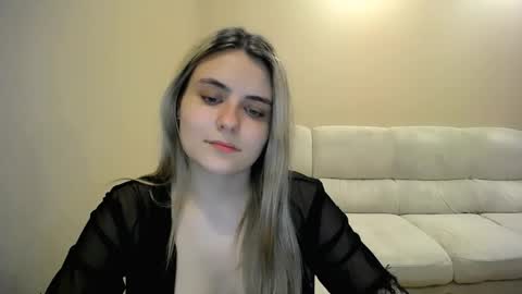 shy_sabrina_ online show from March 13, 11:06 pm