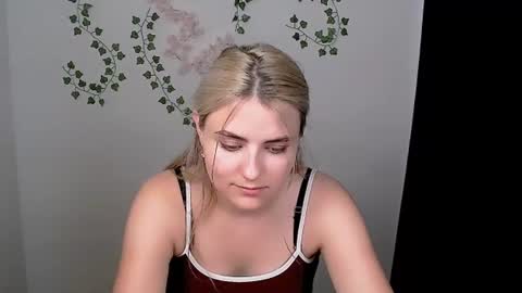 shy_sabrina_ online show from June 30, 1:21 pm
