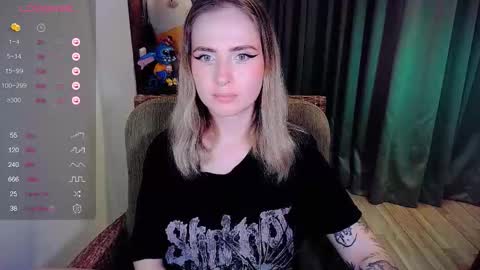Snapshot of shyfoxxxy chatting on October 16, 2:20 pm Effie online show from October 16, 2:20 pm