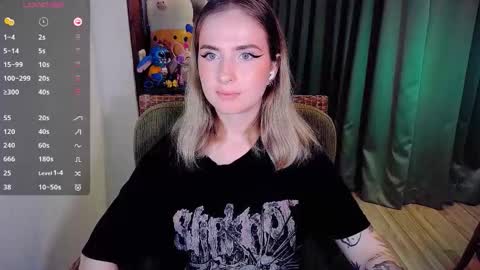 Snapshot of shyfoxxxy chatting on September 26, 1:09 pm Effie online show from September 26, 1:09 pm
