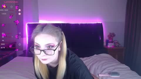 shysweetrish online show from July 25, 4:30 am