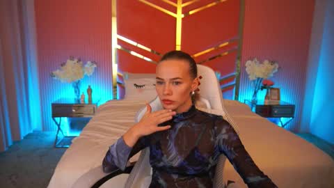 shyysiren online show from September 11, 6:25 am