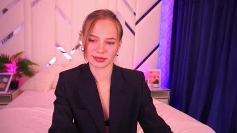 shyysiren online show from October 14, 2:19 pm