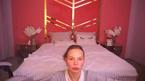 shyysiren online show from November 9, 3:08 pm