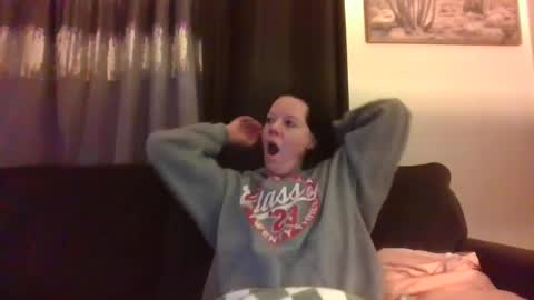 Snapshot of sidneyraee chatting on December 8, 2:07 am Mrs. St. Patrickk online show from December 8, 2:07 am