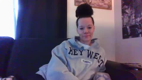 Snapshot of sidneyraee chatting on January 4, 5:47 pm Mrs. St. Patrickk online show from January 4, 5:47 pm