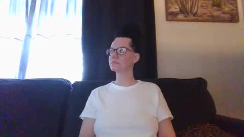 Snapshot of sidneyraee chatting on January 1, 4:18 pm Mrs. St. Patrickk online show from January 1, 4:18 pm