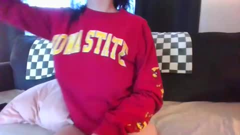 Snapshot of sidneyraee chatting on December 9, 5:08 pm Mrs. St. Patrickk online show from December 9, 5:08 pm