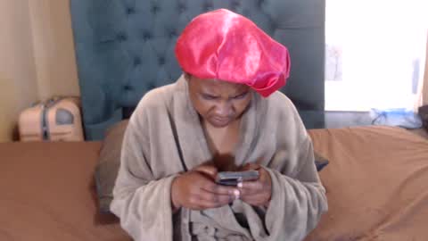 sieannabrown online show from July 24, 9:40 am