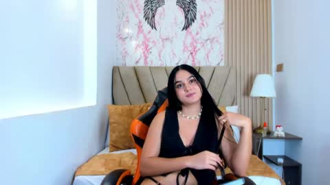 Sienna online show from May 22, 11:03 pm