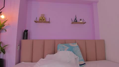 sienna_mg12 online show from November 10, 12:22 pm