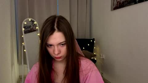 siennasayss online show from March 24, 5:35 am