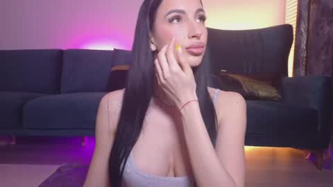 Sienna online show from April 13, 7:58 pm