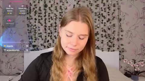 Chloe online show from October 9, 5:44 am