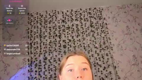 Chloe online show from October 2, 5:45 am