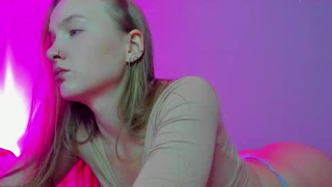 Mila online show from October 4, 9:26 am