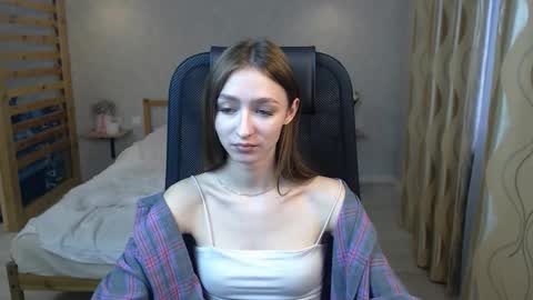 silkymiley online show from October 9, 8:18 am