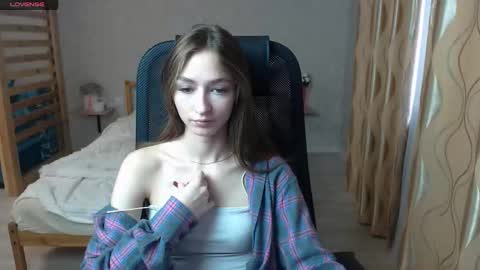 silkymiley online show from October 8, 8:07 am