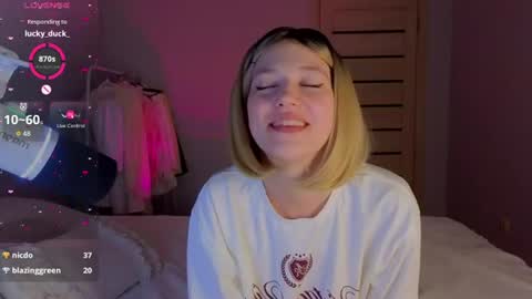 silly___woman online show from July 28, 8:52 pm